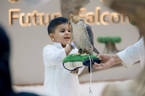 Saudi falcon show turns kids into bird doctors at new veterinary clinic
